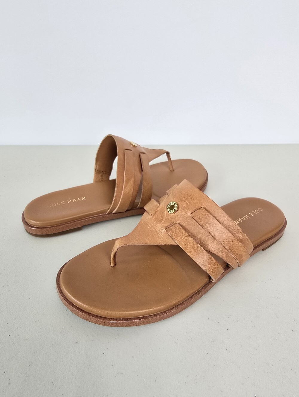 Cole Haan British Tan Leather Thong Slide Sandals Women's Size 6